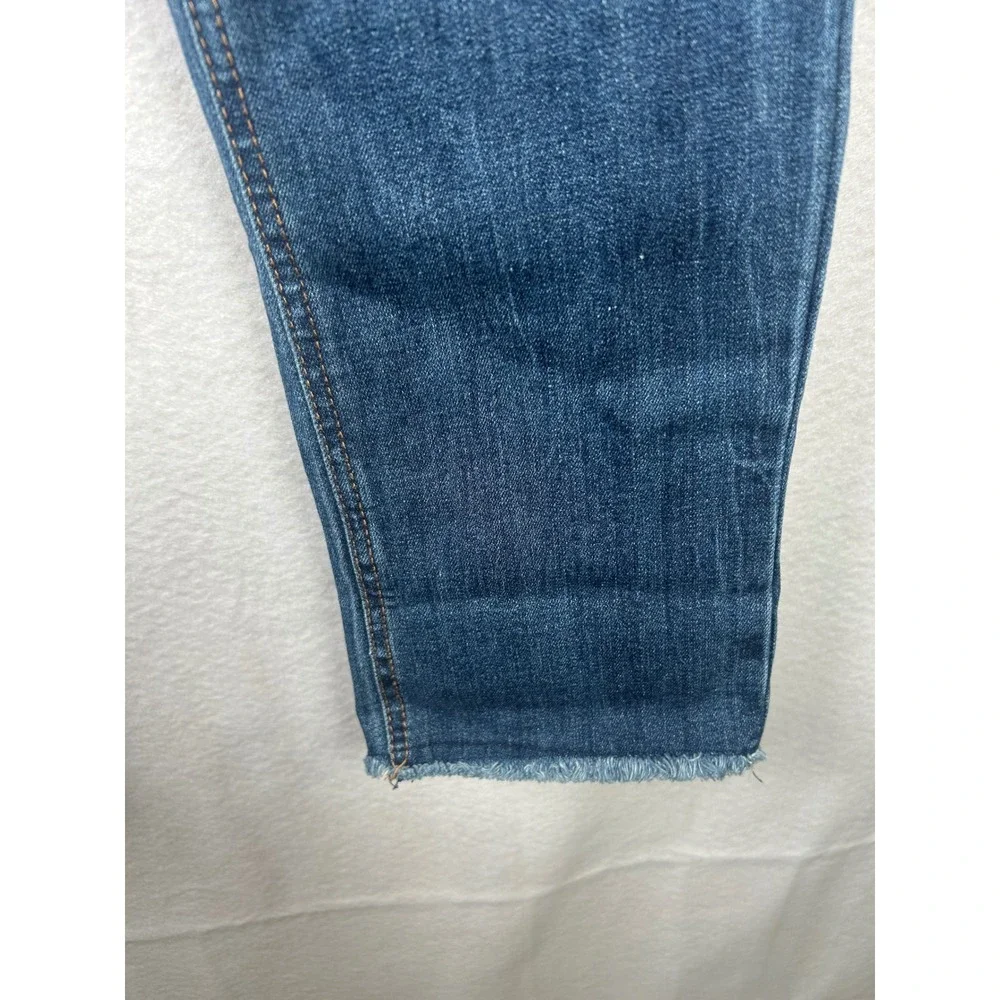 Seven7 Slim Fit Jeans Women 10 Blue Weekend Raw Hem Medium‎ Wash